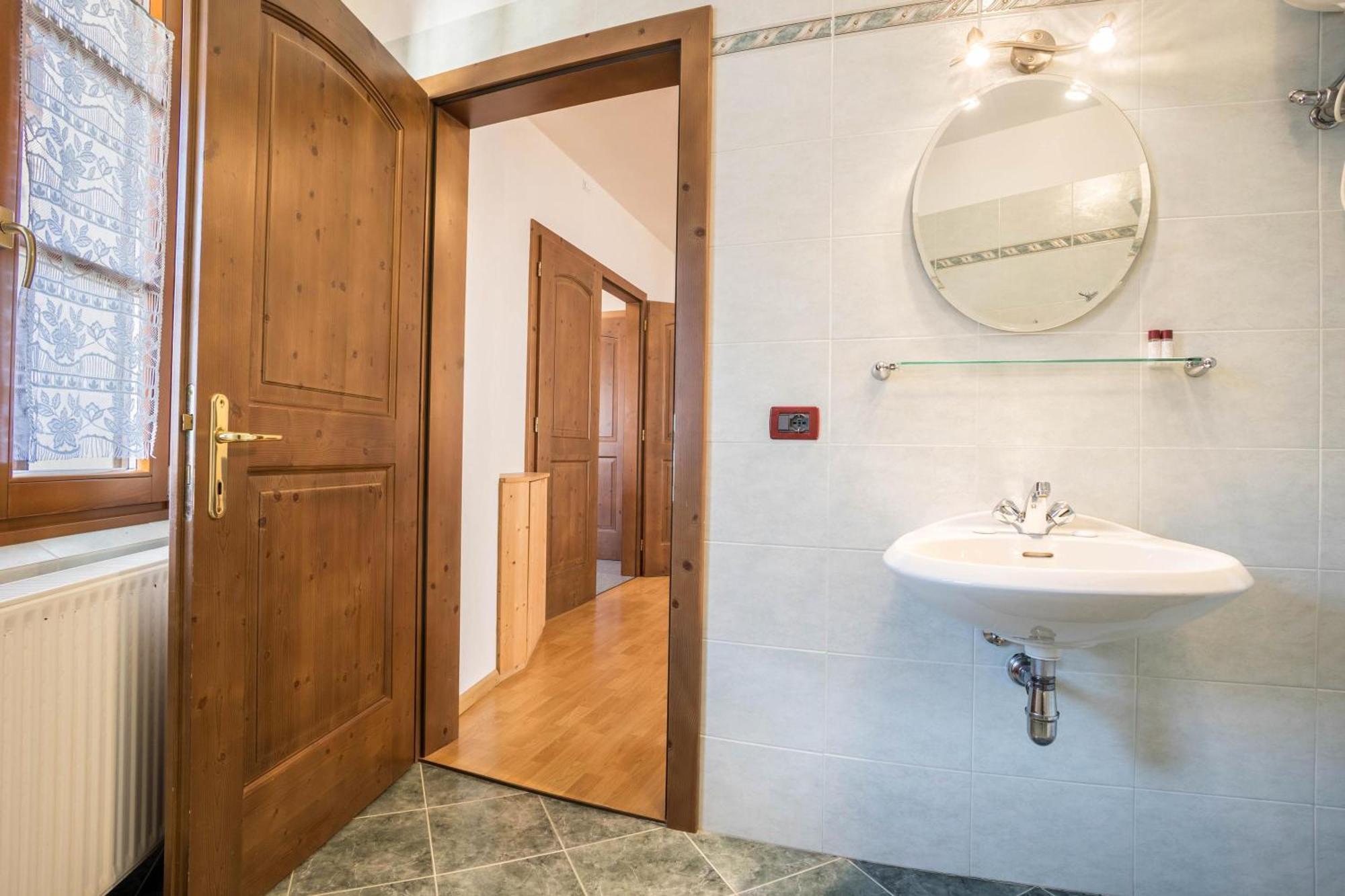 Residence Lena App 3 With Balcony Tenno Zewnętrze zdjęcie